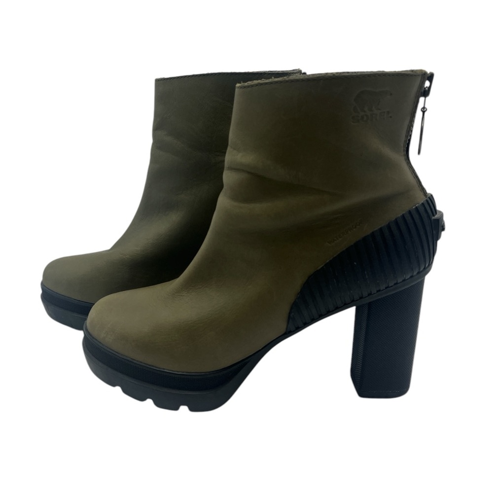Sorel Green Heeled Boots with Chunky Heel and Rugged Sole